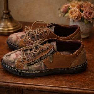 Like New! Spring Step L'Artiste Danli-Bloom Sneakers – Hand-Painted Comfort